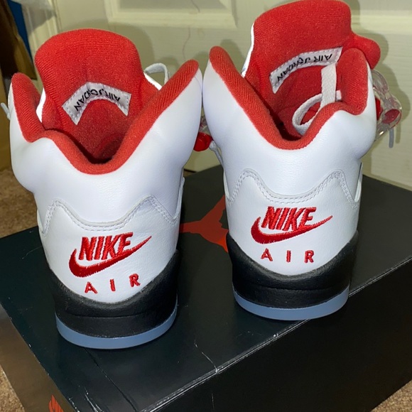 Air jordan 5 retro(GS) - Picture 2 of 3